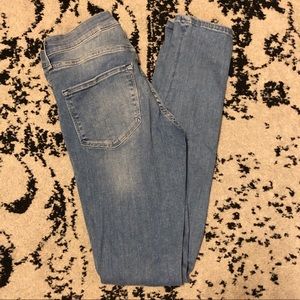 H&M Shaping Denim Skinny Fit Size 28/32 Light Wash
